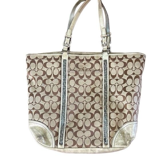 Coach signature tote well loved but still has a lot of life. - Picture 1 of 3